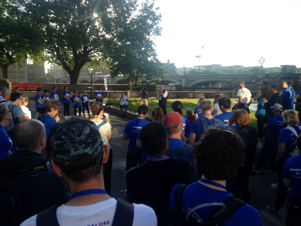 Jonathan Dimbleby addressing the 50/50/50 walkers at St Thomas's Hospital