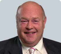 Professor Derek McMinn MD FRCS - Consultant Orthopaedic Surgeon